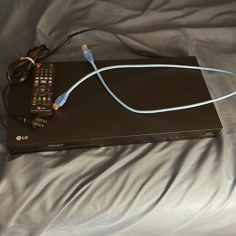 4k ultra he blur ray player with Dolby audio with Ethernet cable